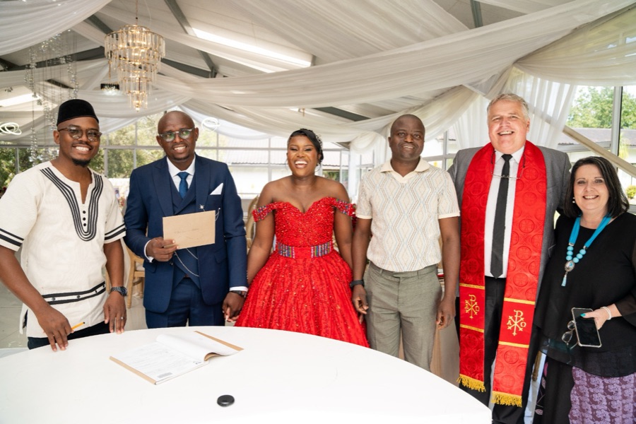 Wedding ceremony by Dr. Gerrit Rademeyer in Buffels Bay (Buffalo Bay)
