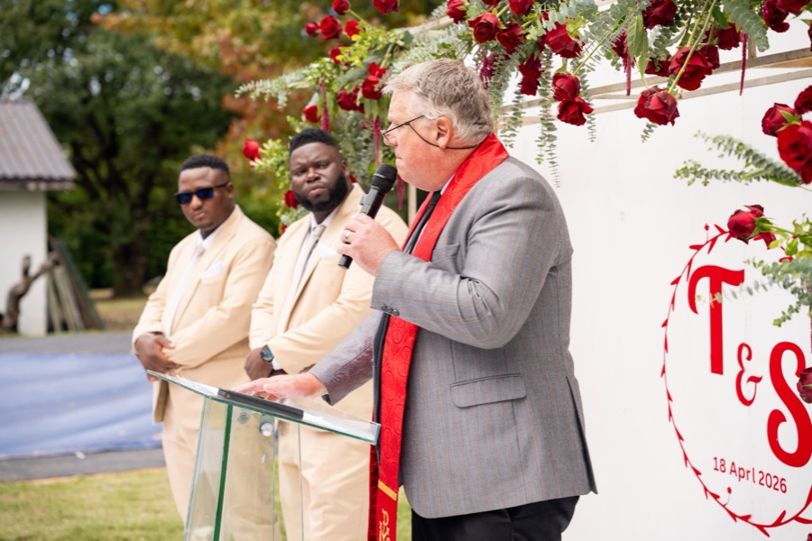 Wedding ceremony by Dr. Gerrit Rademeyer in Buffels Bay (Buffalo Bay)